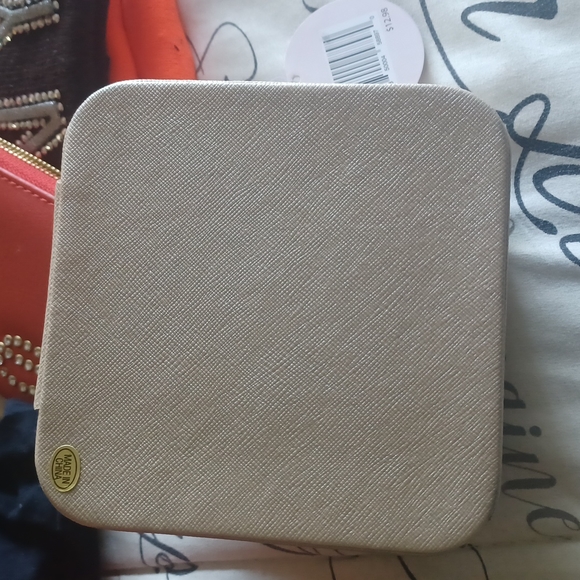 Jewerly case - Picture 3 of 3